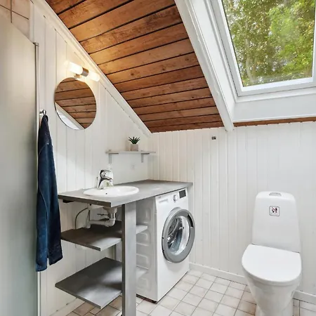 Vakantiehuis Strandhuis Met 2 Slaapkamers In Hemmet Hemmet