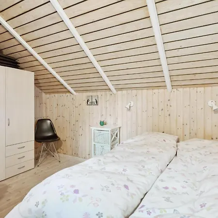 Vakantiehuis Strandhuis Met 2 Slaapkamers In Hemmet Hemmet